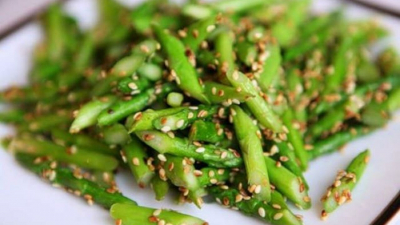 Шпарагівка з кунжутом